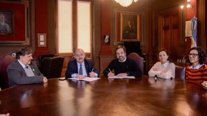 Acuerdo para avanzar en la creación de la Licenciatura en Enfermería de la UNLP