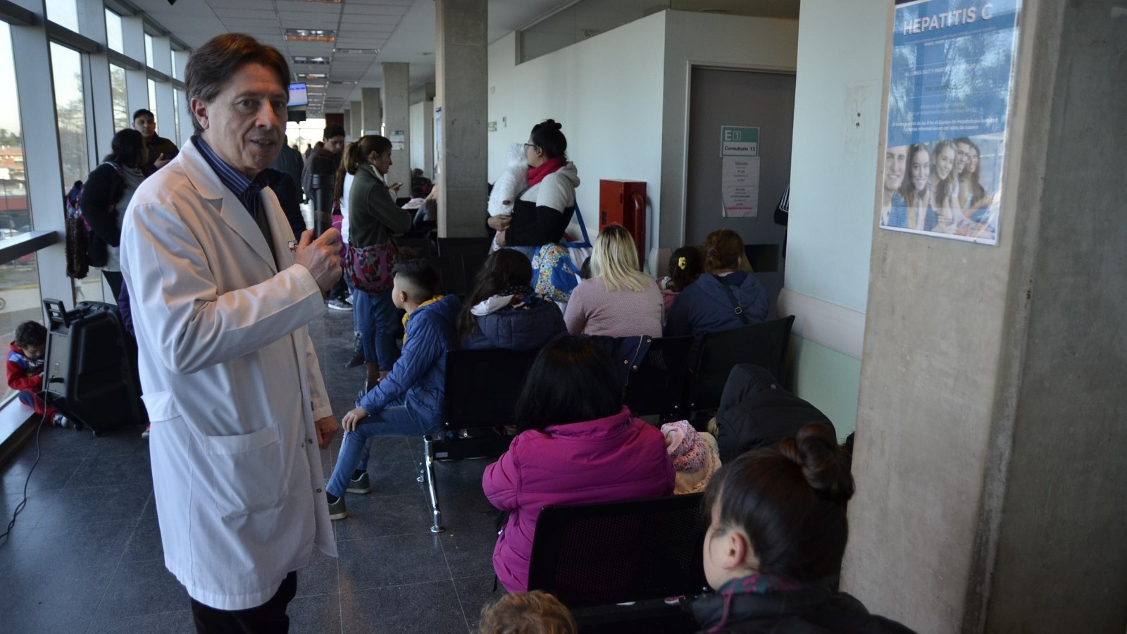 Los hospitales nacionales comenzarán a cobrarles a los extranjeros no residentes en el país
