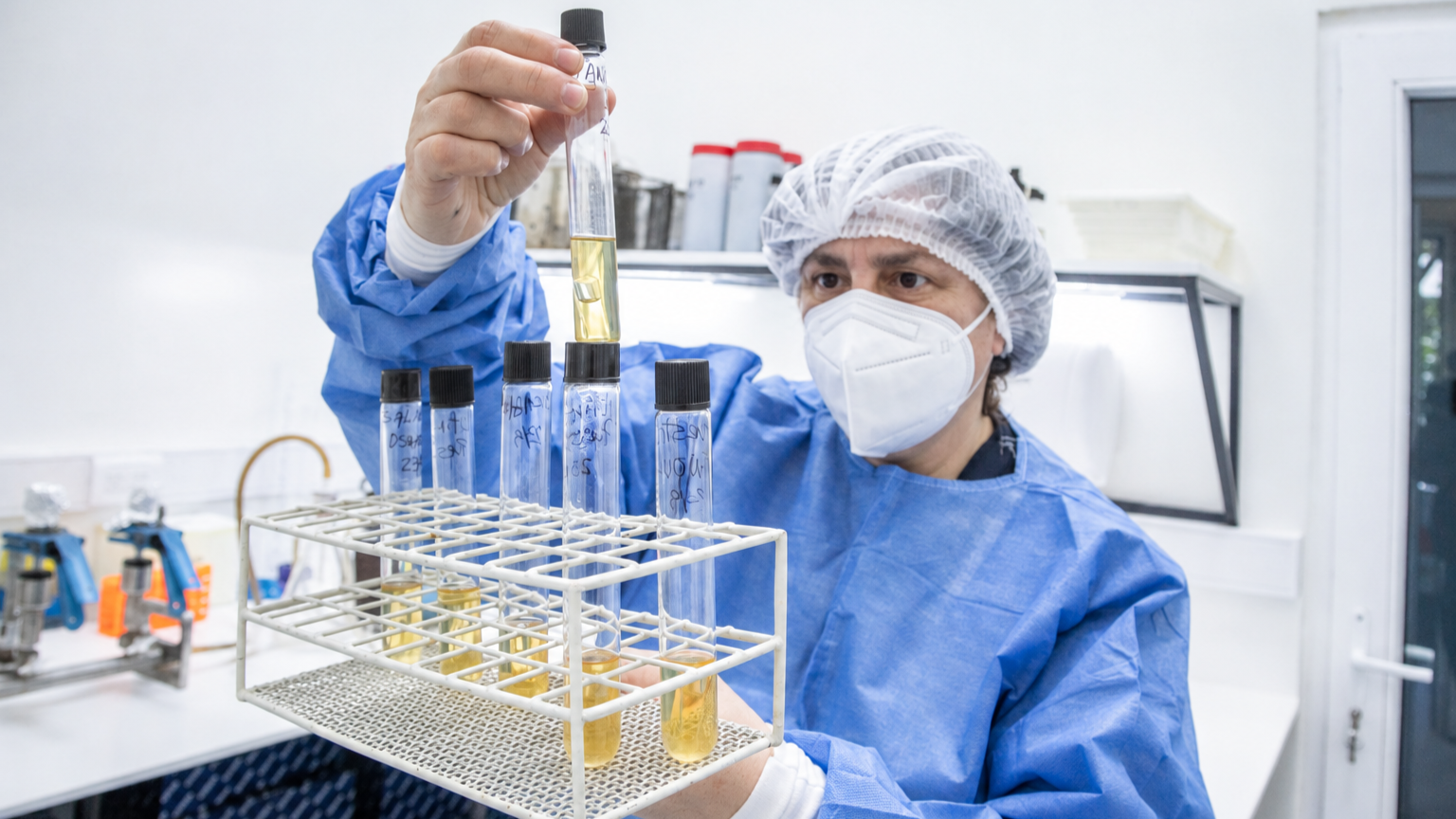 El Malbrán analiza el agua de centros de diálisis para fortalecer la vigilancia microbiológica y prevenir riesgos en pacientes