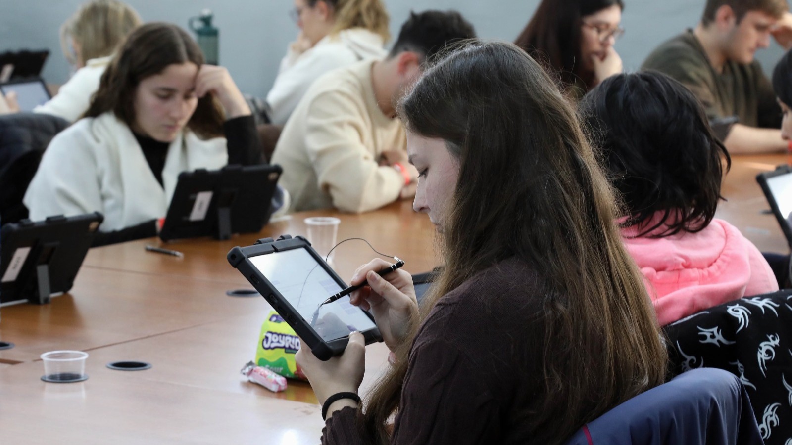 8 de cada 10 profesionales que rindieron el Examen Integrado 2026 respaldaron que sea digital