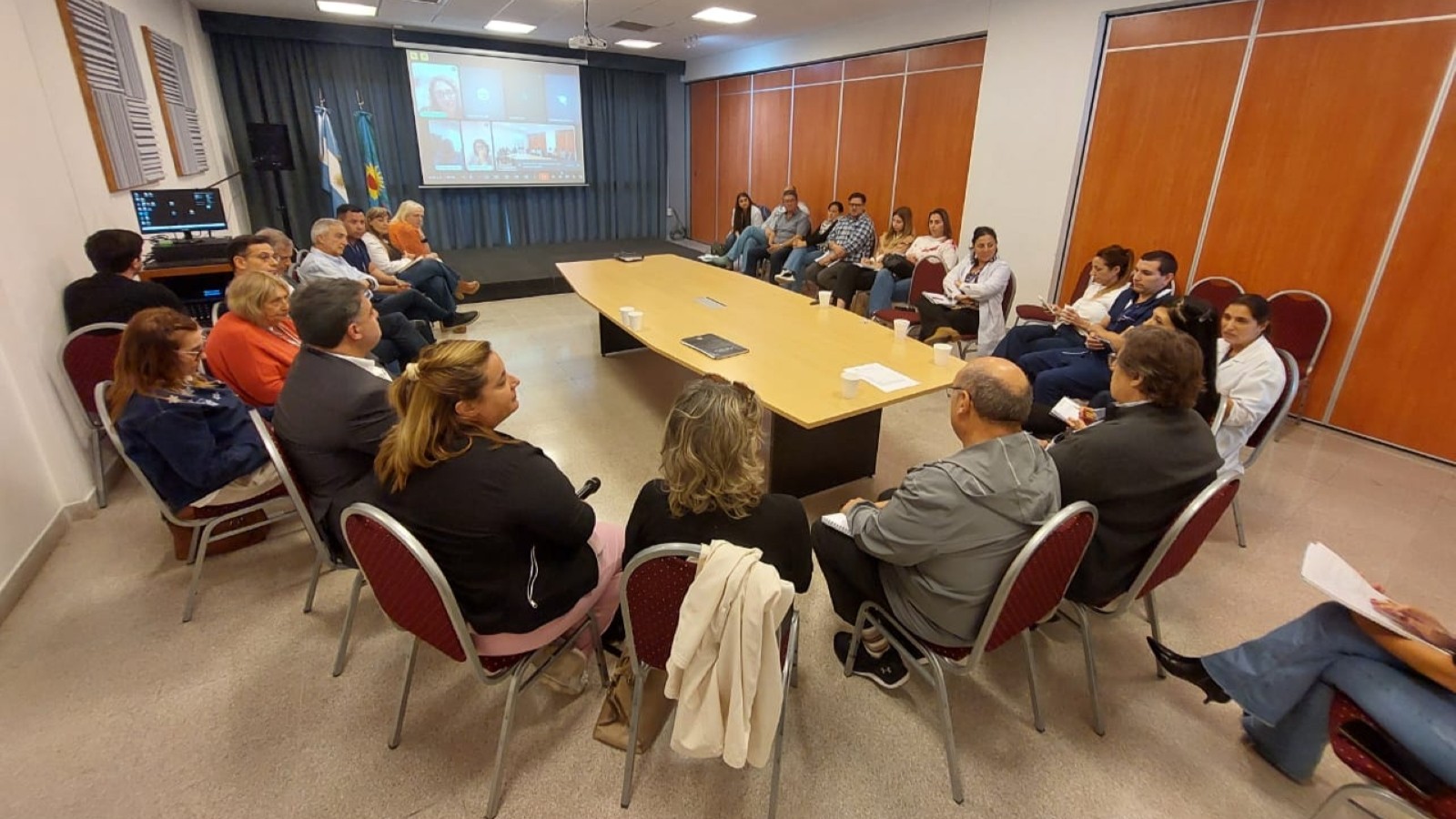 Reunión de referentes de Salud regional en el HCANK