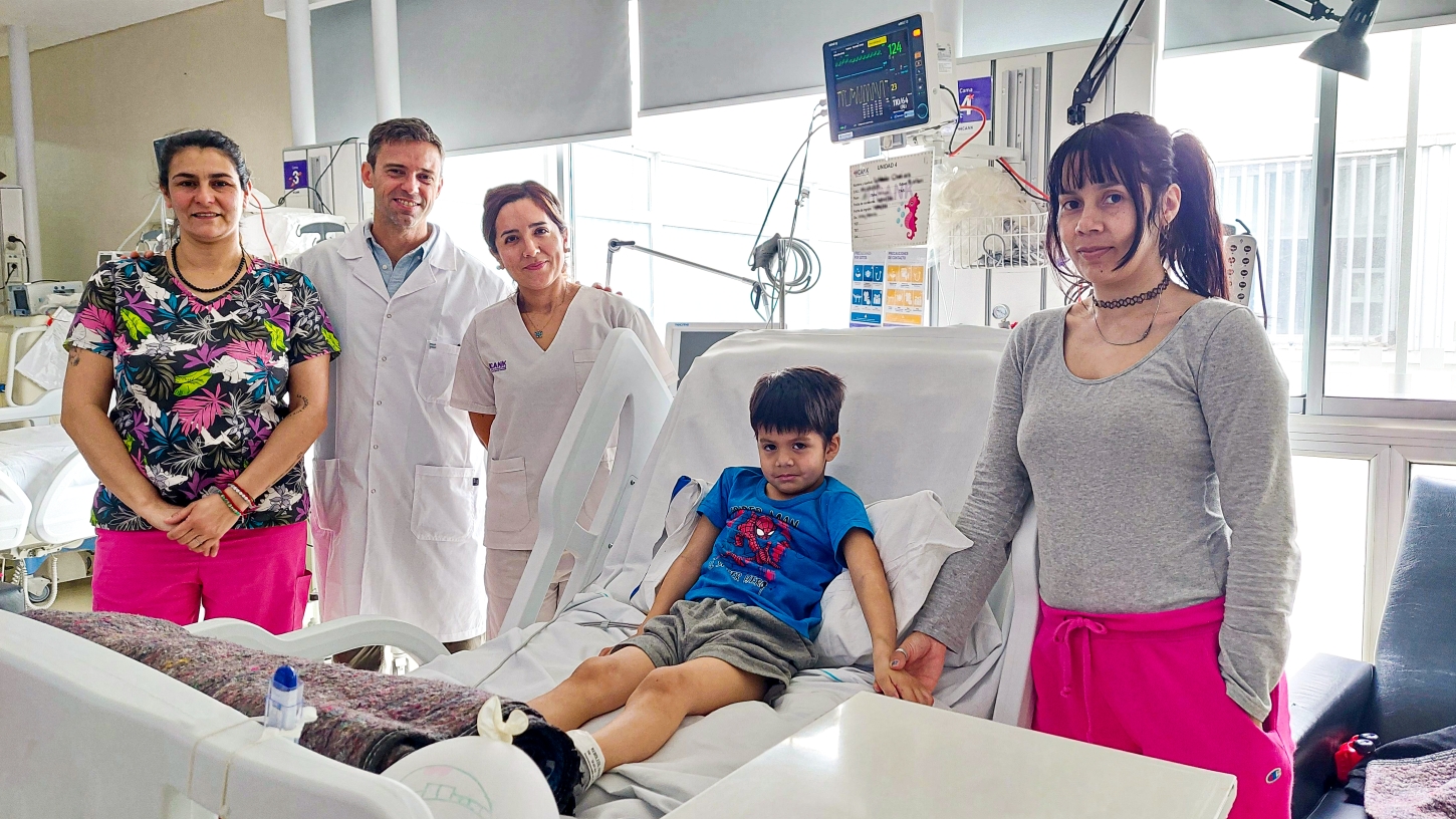 Terapia Intensiva Pediátrica: Recibió el alta el paciente de 5 años derivado en estado crítico por vuelo sanitario al HCANK