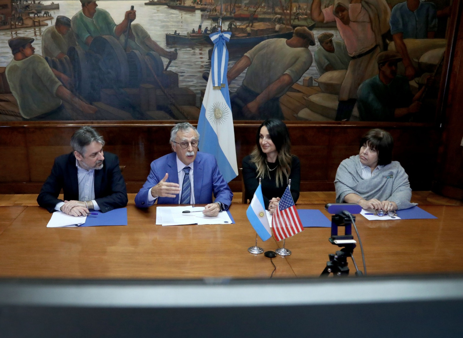23.04.25 Funcionarios de Argentina y Estados Unidos fortalecen la cooperación en materia de salud
