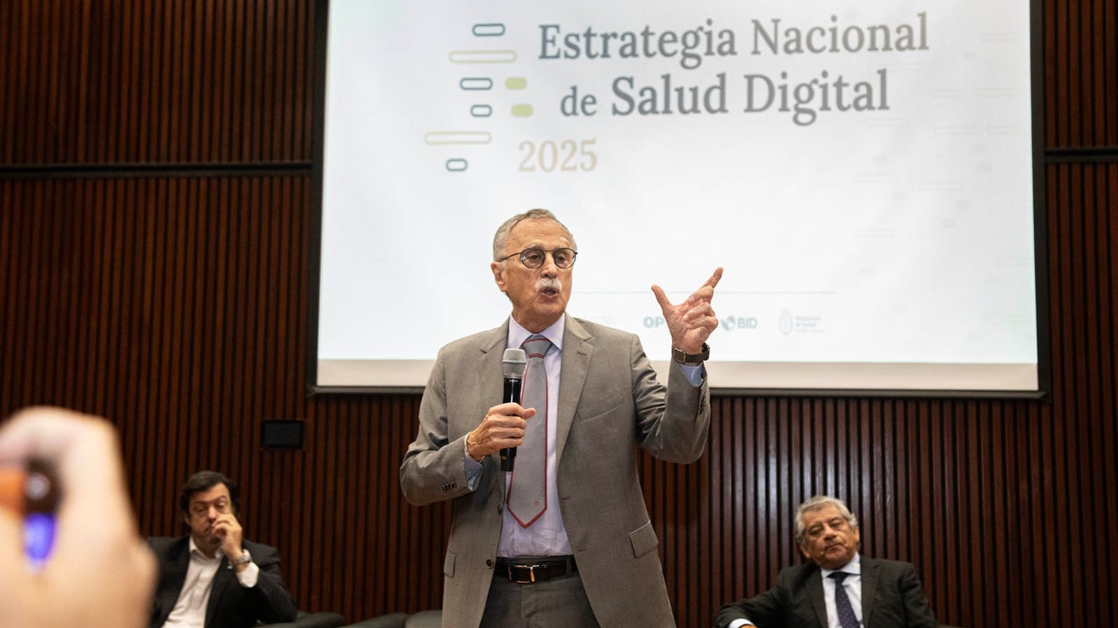 Lugones inauguró el Encuentro Nacional de Salud Digital 2025